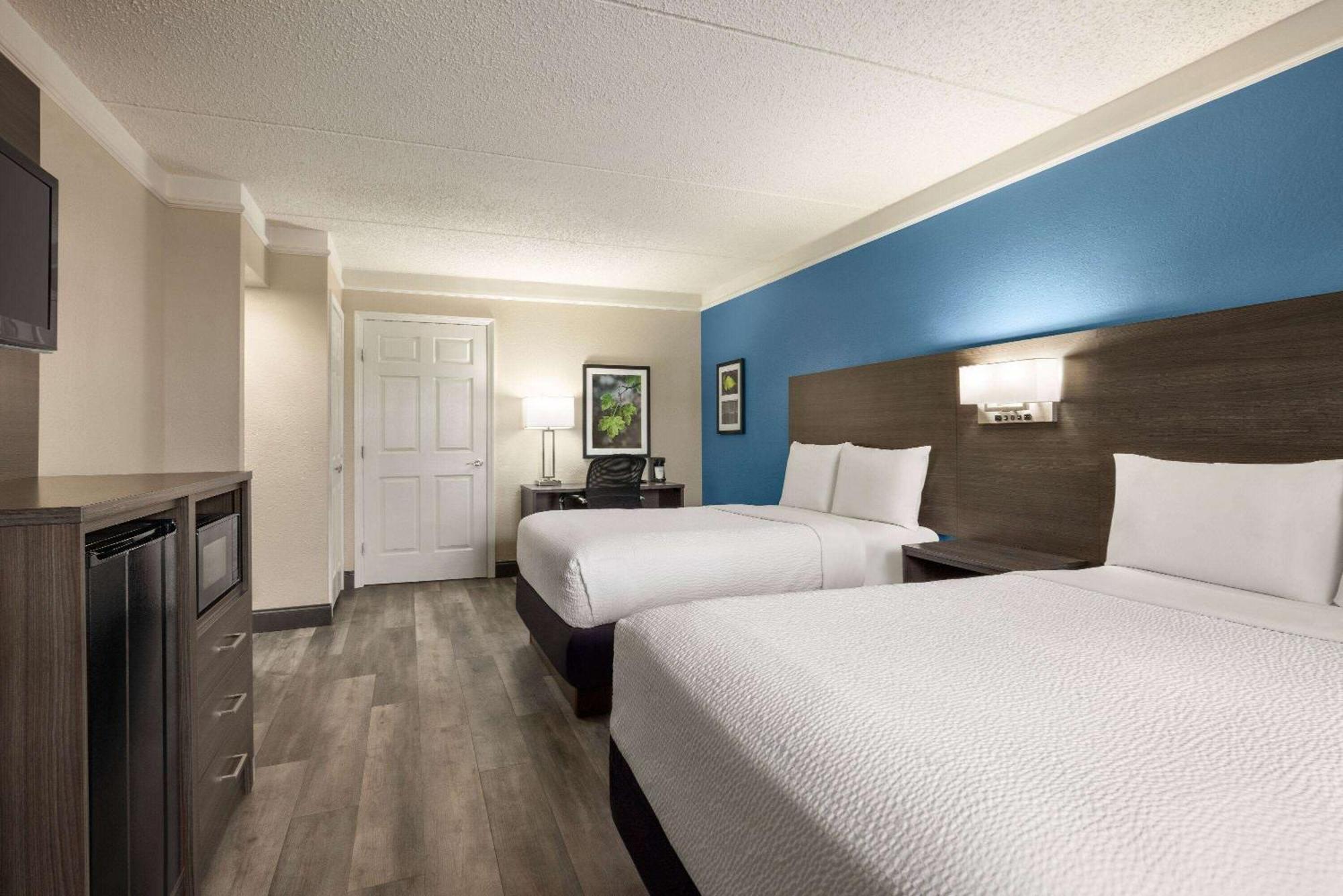 La Quinta Inn By Wyndham San Antonio I-35 N At Toepperwein Exterior photo